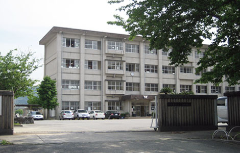 稙田南中学校